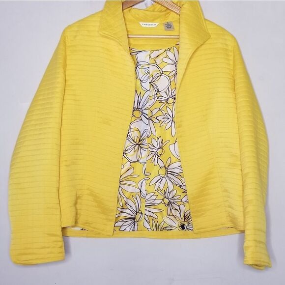 Laura Ashley quilted full zip blazer cute inside lining material Women's medium - Picture 1 of 7